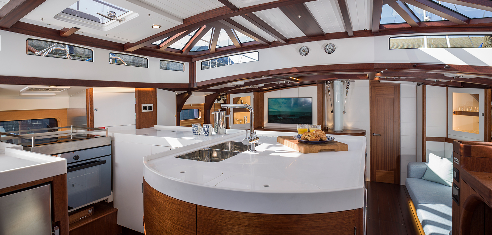 Anima II | Specification | Yacht Charter