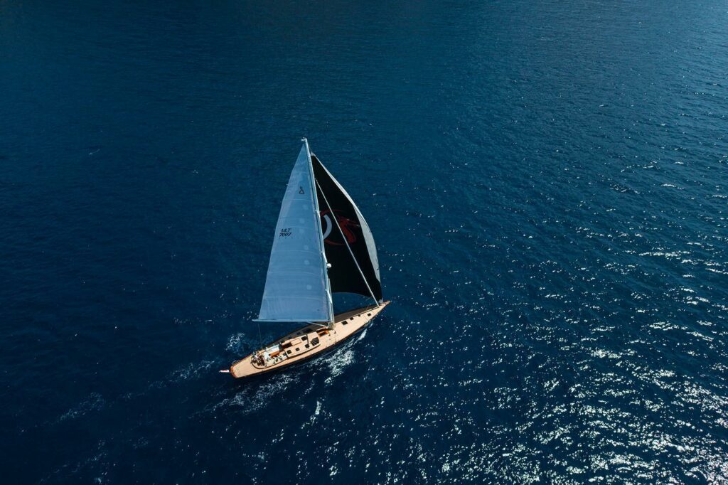 ANIMA II sailing